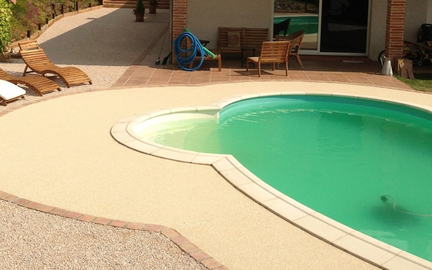 piscine beton sable